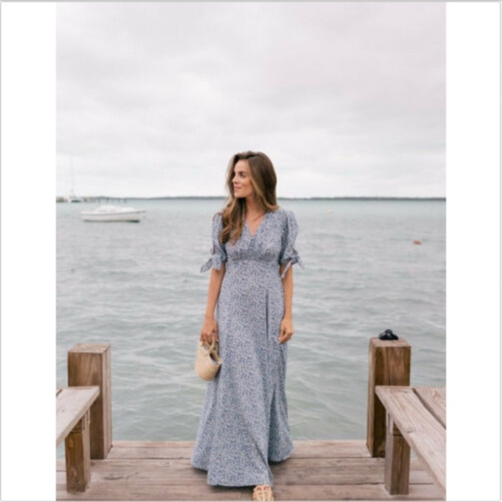 Gal Meets Glam Blue Floral Maxi Dress
